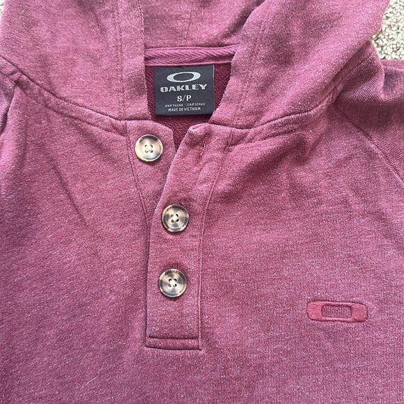 Oakley Sweatshirt - Picture 2 of 3